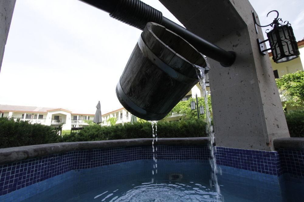Quinta Dorada Hotel & Suites Saltillo Exterior foto