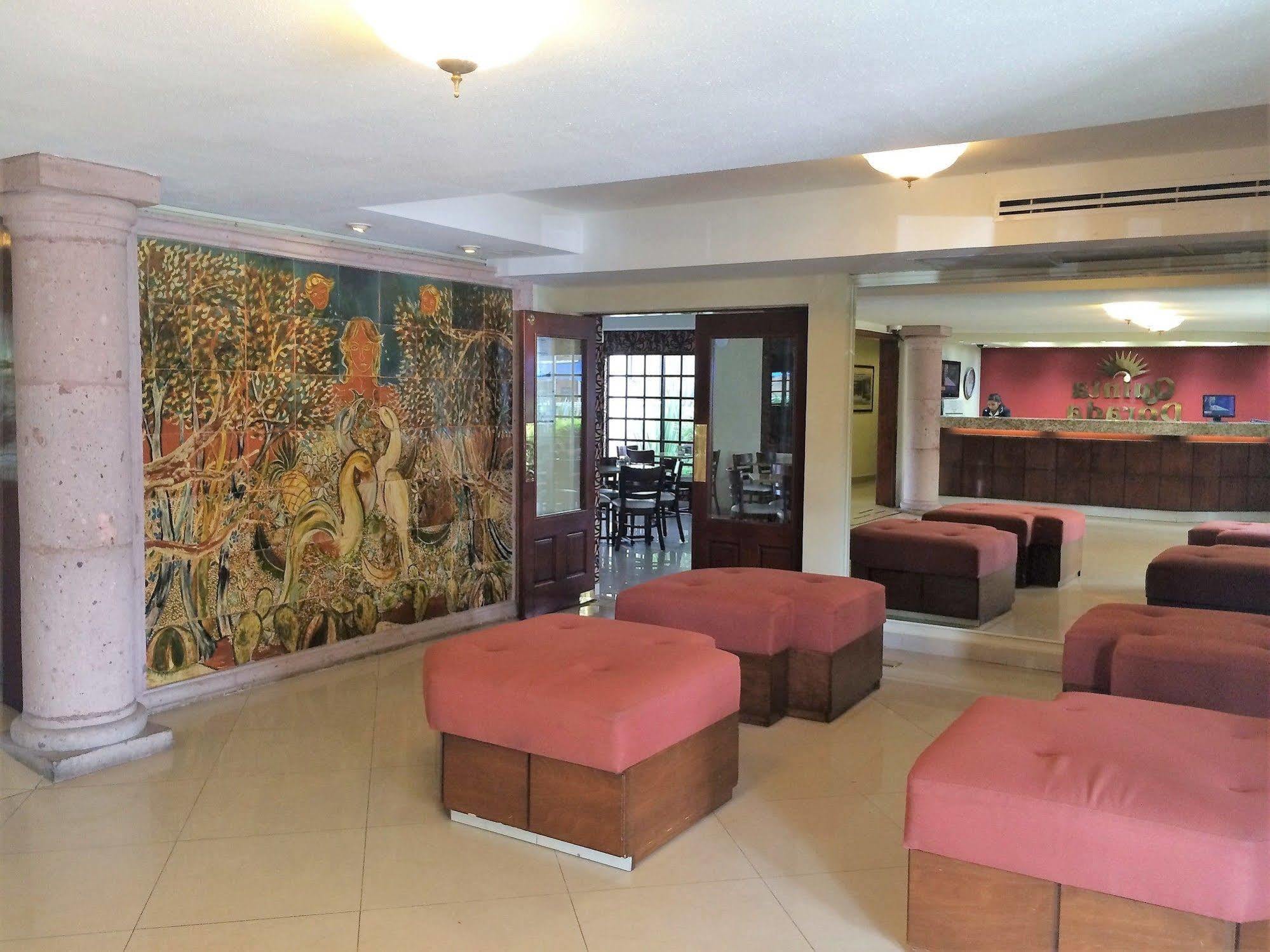 Quinta Dorada Hotel & Suites Saltillo Exterior foto